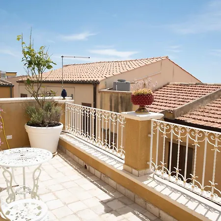 Guest house La Dolce & *