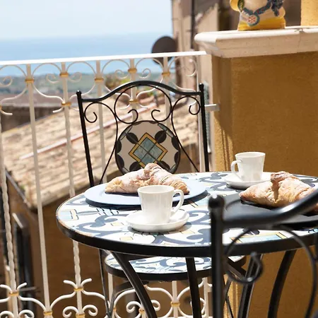 Guest house La Dolce & *
